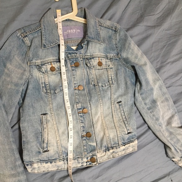 Gap Women’s Denim Jean Jacket Size Medium - Picture 2 of 8
